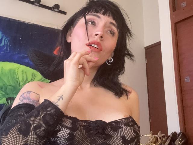 SaraleePoison - Live sex cam - 25851273