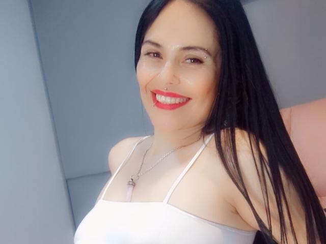 CharlotteCrofort - Live sex cam - 25854641