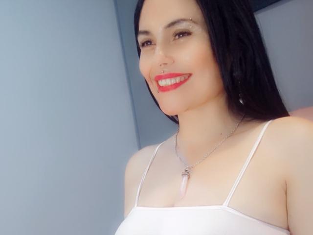 CharlotteCrofort - Live sexe cam - 25854653