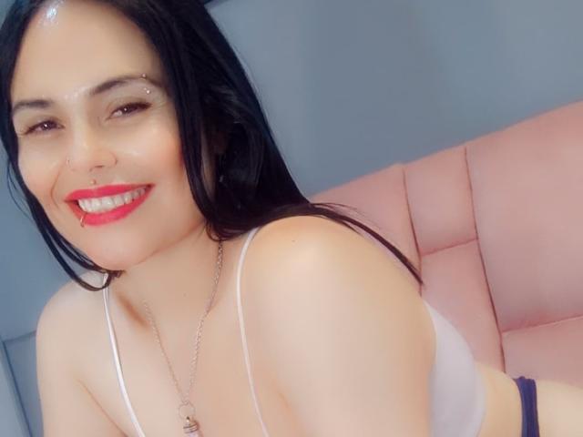 CharlotteCrofort - Live porn &amp; sex cam - 25854665