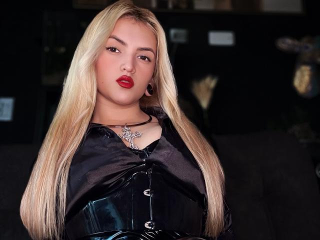 FiorellaNox - Live sex cam - 25855489