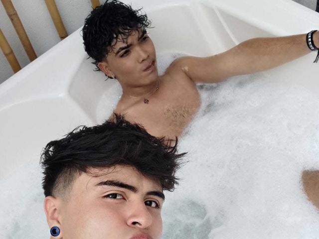 ElyanMatheus - Live porn &amp; sex cam - 25860369