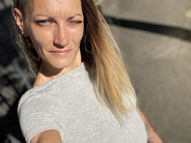 DaneeSoHot - Sexe cam en vivo - 25867521