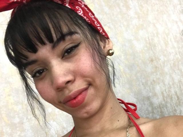 EmaGarces - Live sex cam - 25869589