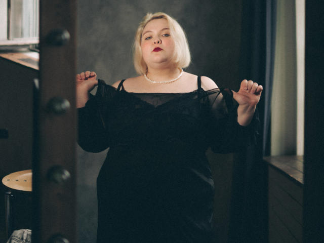 EllaBigBabe - Sexe cam en vivo - 25871885