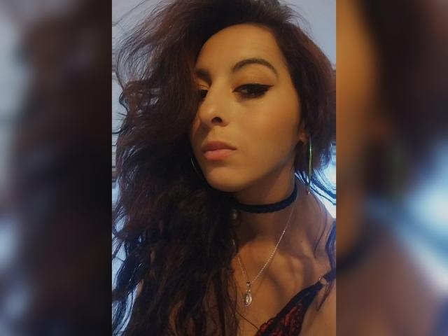 SelennaTylor - Sexe cam en vivo - 25875805