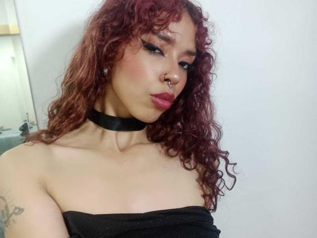 AteneaGrey - Élő pornó és szexkamera - 25878353