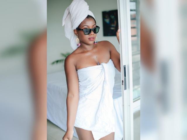 AilynQueen - Live porn &amp; sex cam - 25879969