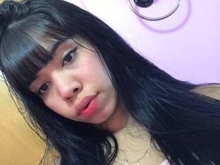 EmaGarces - Live Sex Cam - 25882069