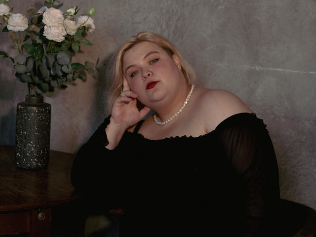 EllaBigBabe - Sexe cam en vivo - 25883741