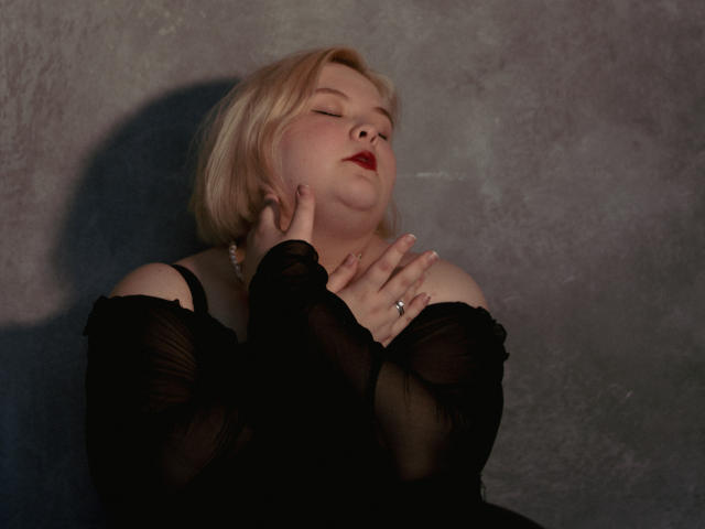 EllaBigBabe - Live porn &amp; sex cam - 25883745