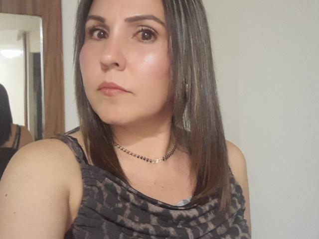 AdelaShery - Live Sex Cam - 25894205