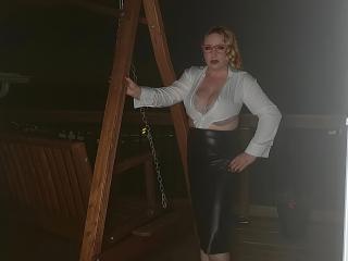 TitanicTits - Live sex cam - 25896457