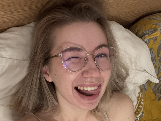 MiaFlirt - сексуальная веб-камера в реальном времени - 25900725