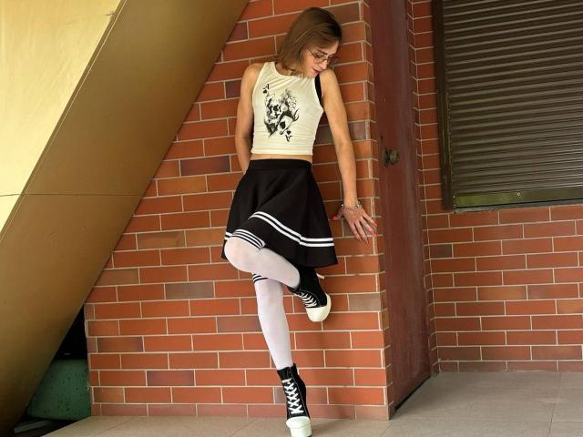 SweetyNikki - Live sex cam - 25901293