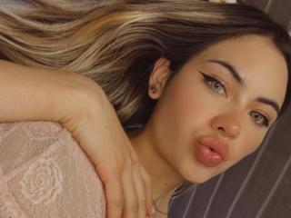 NathalySky - Live Sex Cam - 25902177