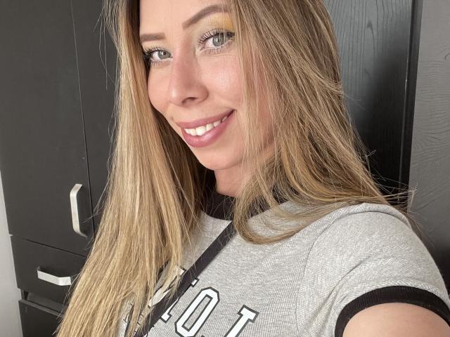 JennyLawry - Live sex cam - 25907525