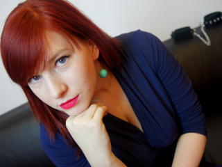 NoemiBB - Chat cam sex with a ginger Young lady 