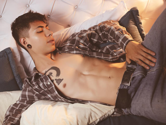 ArturCarter - Live porn &amp; sex cam - 25909765