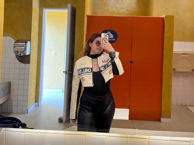 AdelaTaylor - Live Sex Cam - 25911257
