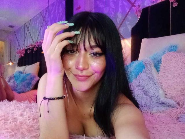 LindaWatsong - Live sex cam - 25912701