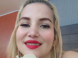 GiuliaAddams - Élő pornó és szexkamera - 25914793