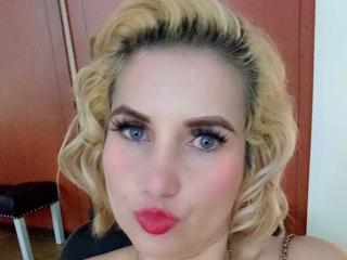 GiuliaAddams - Live porn &amp; sex cam - 25914825
