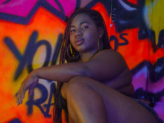 Dilay - Live porn &amp; sex cam - 25920405