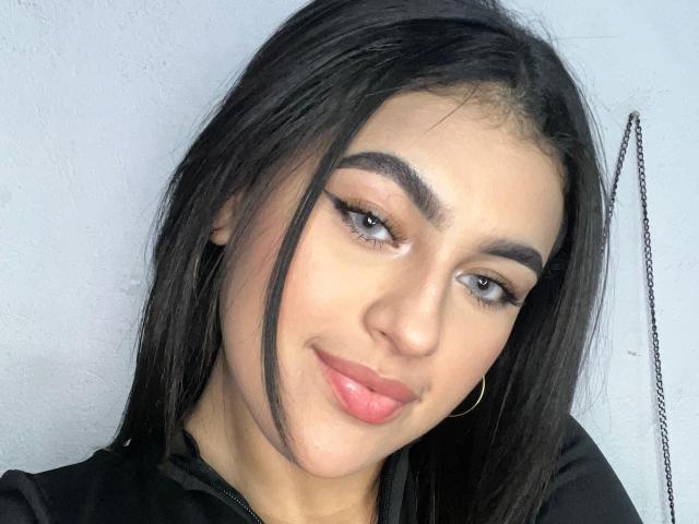DaffneAddison - Live Sex Cam - 25920537