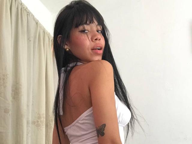 EmaGarces - Live sex cam - 25920677