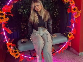 AlexaThoms - Live porn &amp; sex cam - 25920885