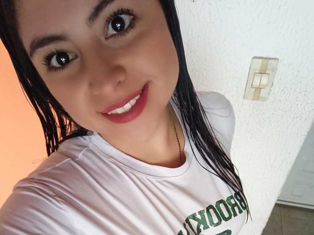 CharlotteSilvie - Live porn &amp; sex cam - 25924913