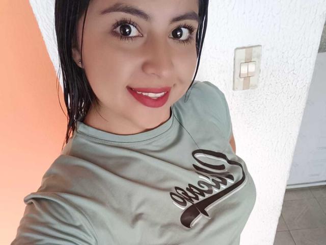 CharlotteSilvie - Live porn &amp; sex cam - 25924937