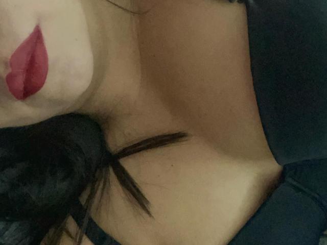 LilyRousee - Live Sex Cam - 25925661