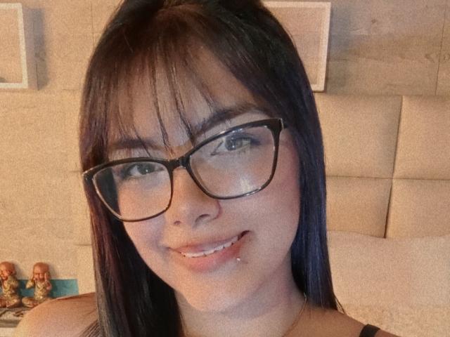 EmilyRobeerts - Live porn &amp; sex cam - 25928325