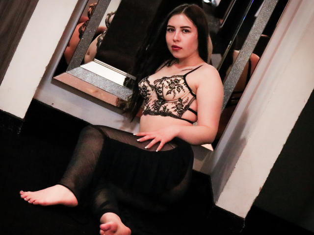 MaddieMooree - Live sex cam - 25928857