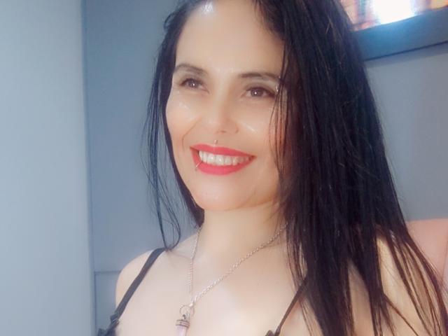 CharlotteCrofort - Live sexe cam - 25931957