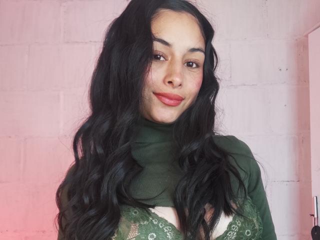 EmilyValeria - Live porn &amp; sex cam - 25937753