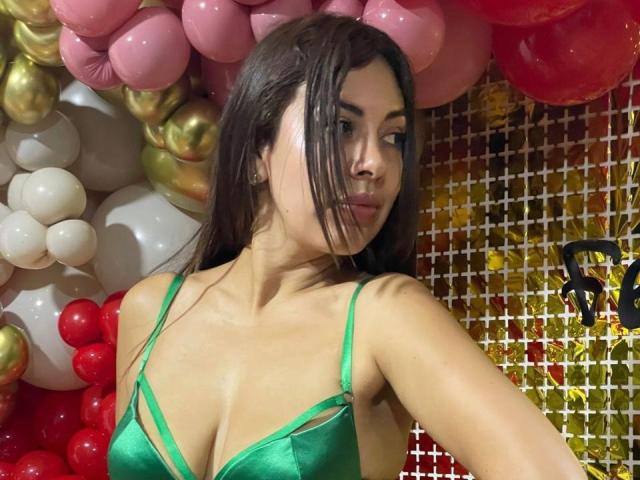 VikGomez - Sexe cam en vivo - 25938865