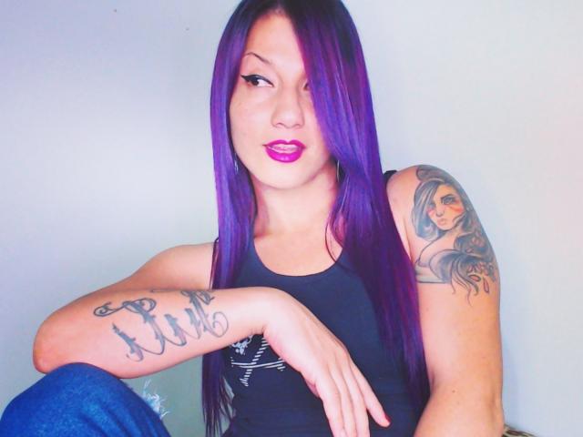 MissValentinaRamirez - Sexe cam en vivo - 25943185