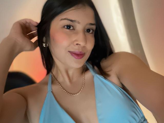 EmmaLombardi - Live porn &amp; sex cam - 25943345