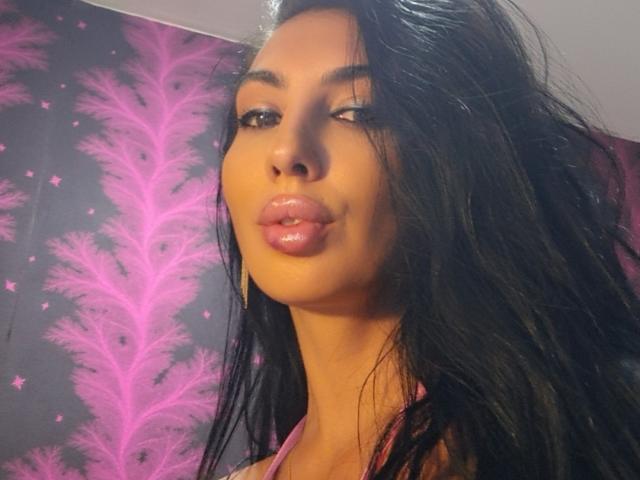 BrunetteBabe69 - Live Sex Cam - 25947881
