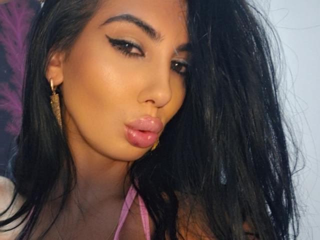 BrunetteBabe69 - Live porno og sexkamera - 25947889
