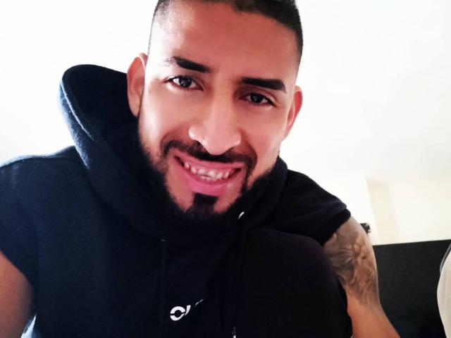 AlexSexyGamer - Live sex cam - 25949717