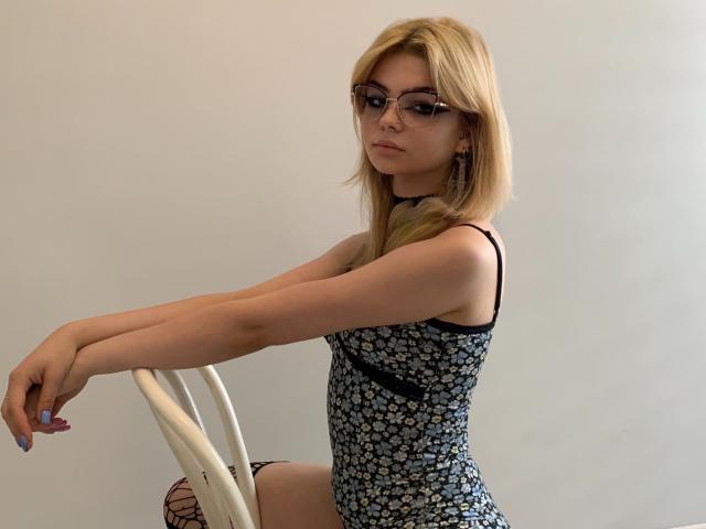 ZoeCharming - Live porn &amp; sex cam - 25952309