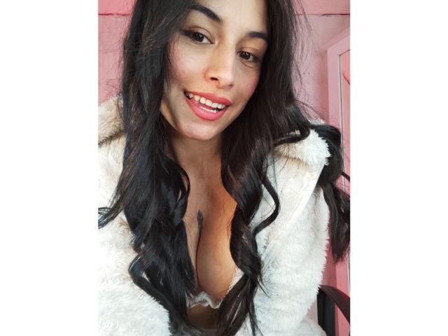EmilyVv - Sexe cam en vivo - 25957733