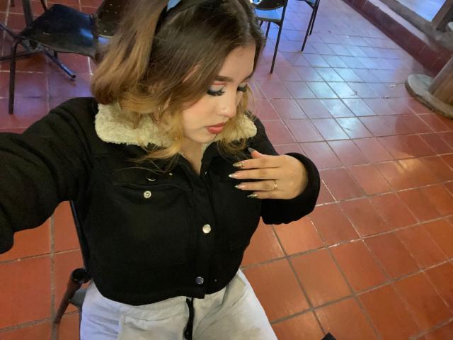 JazminRoyale - Sexe cam en vivo - 25959917