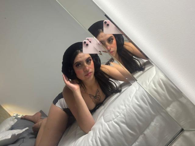 NaireaBeaumont - Live porn &amp; sex cam - 25961801
