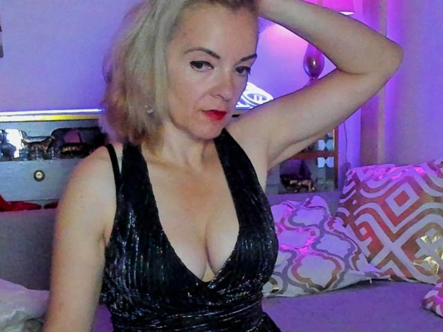 KateRouge - Live Sex Cam - 25969477