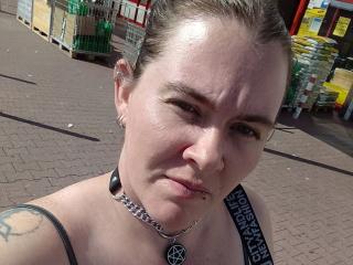 Rotkaeppchen-hot - Live Sex Cam - 25974009